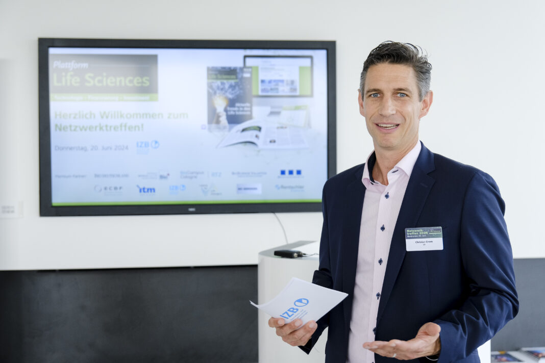 Christian Gnam beim 4. Netzwerktreffen der Plattform Life Sciences 2024 im Faculty Club im IZB. ©IZB/Dominik Gierke