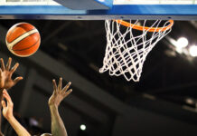 Symbolbild "scoring during a basketball game - ball in hoop". Copyright: Melinda Nagy - stock.adobe.com